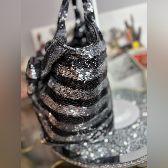 Kate Spade rare STORYBOOK LINING black and silver sequin striped tote bag EUC - Picture 7 of 14